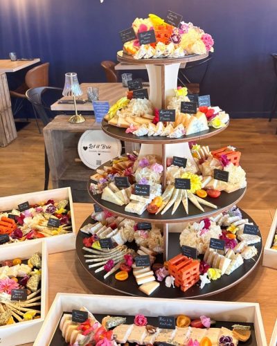 Pièce montée de fromages réalisée par Let it Brie aux Herbiers