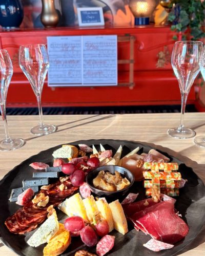 Planche de fromages affinés et charcuteries au restaurant Let it Brie Les Herbiers